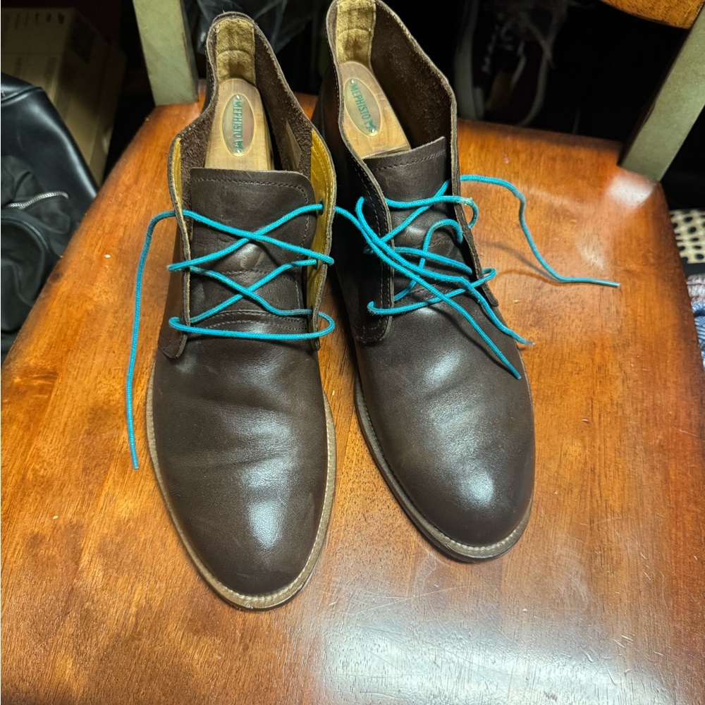 Men's Brown Leather Chukka Boots with Teal Laces